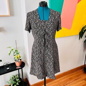 HOLIDAY SALE 50% OFF! // Vintage Max Studio Short Sleeve Floral Dress